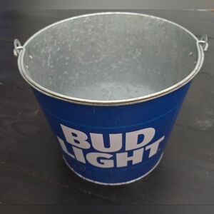 Bud Light Beer Ice Metal Bucket Great For Parties Bars Man Caves 9"W 7"H GUC